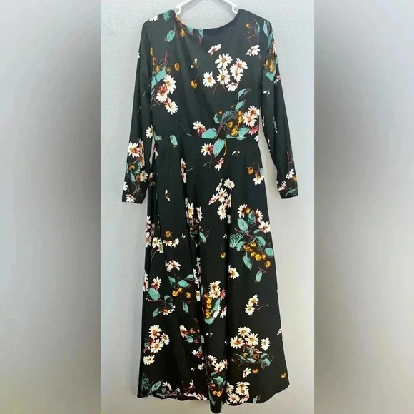 Tokyo Talkies Maxi, long sleeve, side zip, pockets, floral print on black - Picture 7 of 9